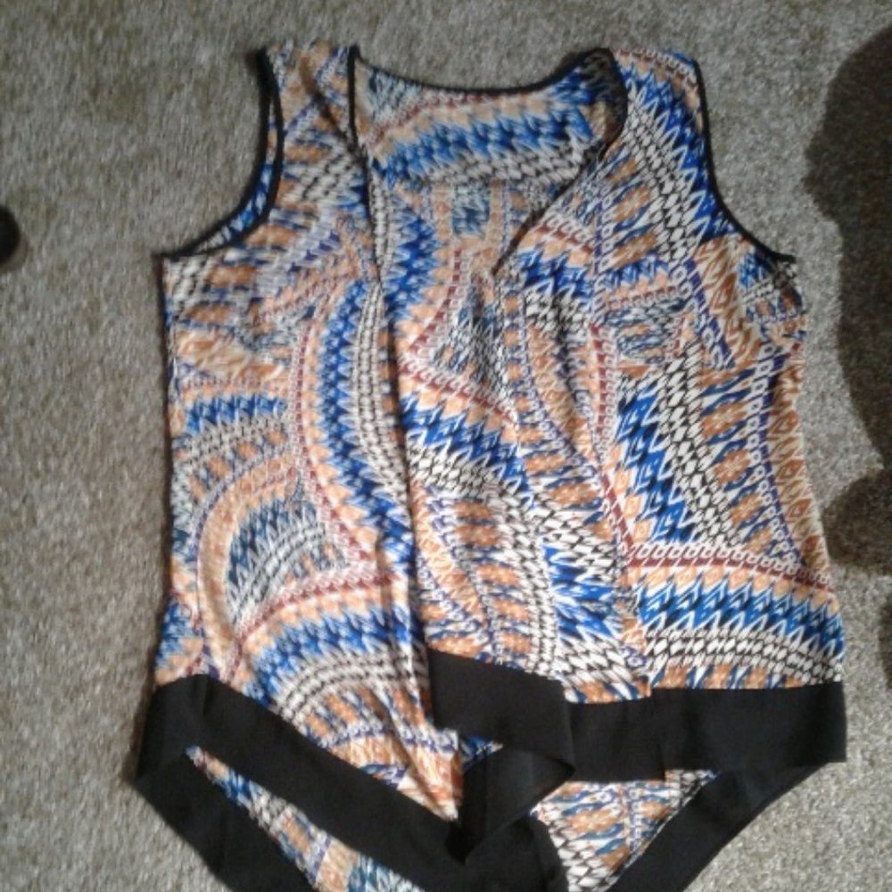 Venus Sleeveless Print Front & Back Detail Shirt